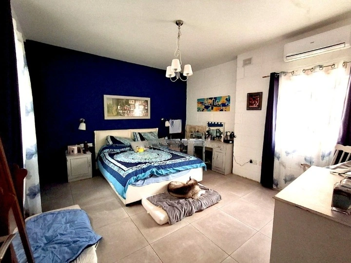 منزل بمساحة 302 م² في كورمي، مالطا