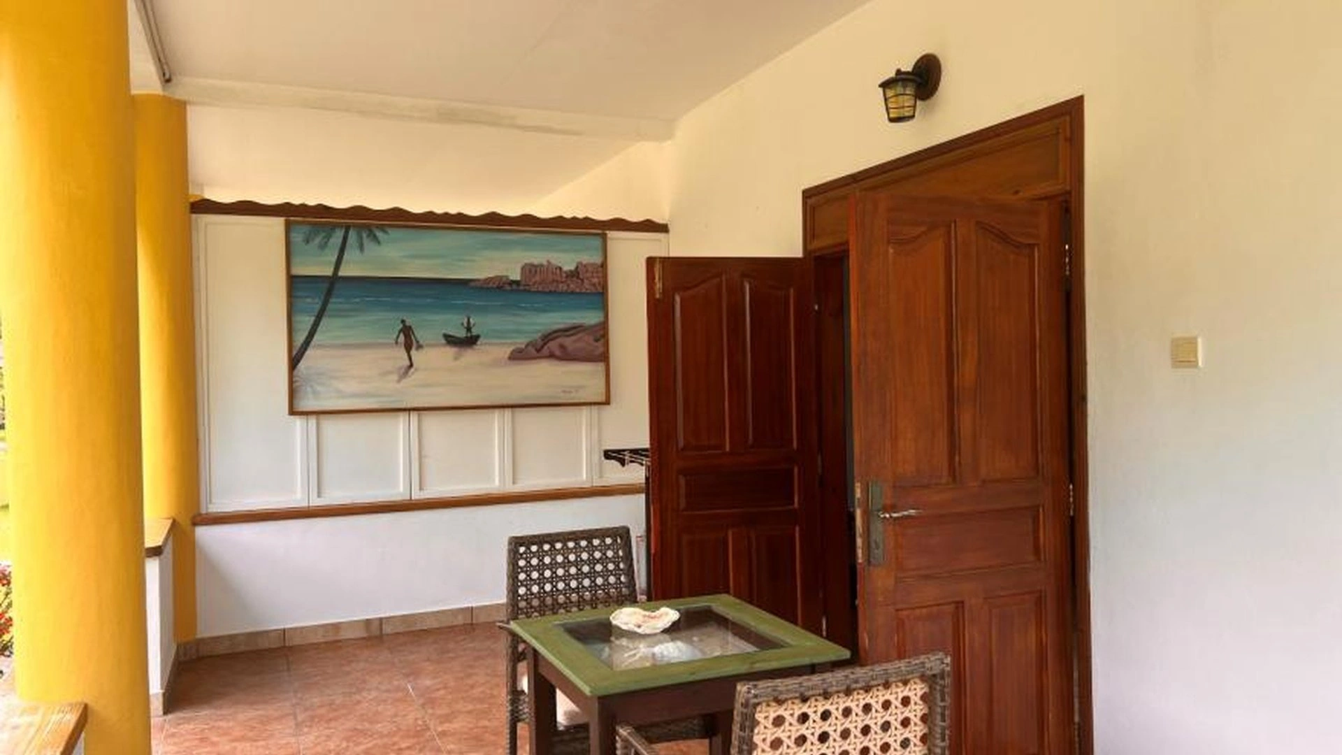 Spacious house of 425 m2 with panoramic windows on Mahe Island