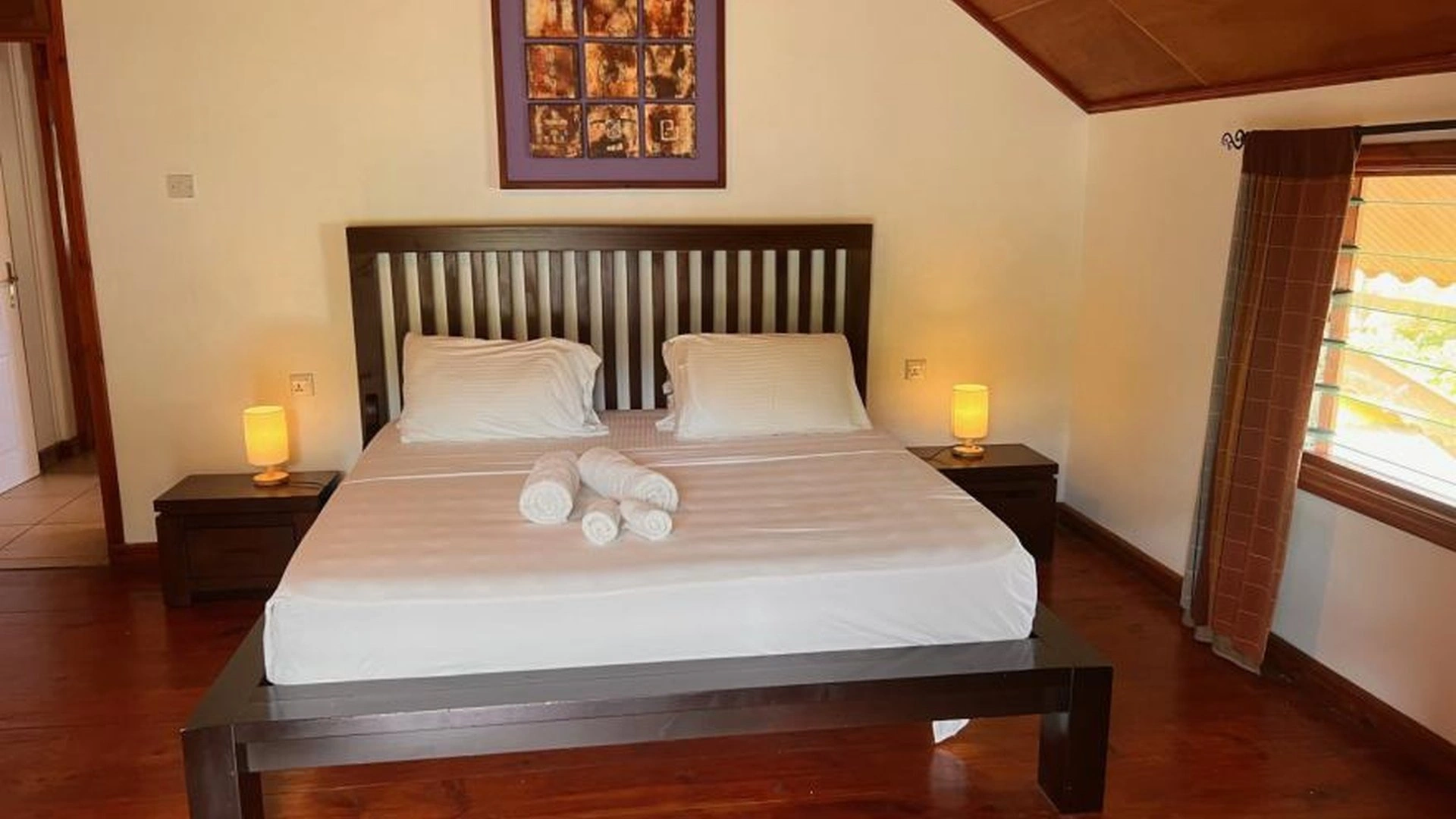 Spacious house of 425 m2 with panoramic windows on Mahe Island