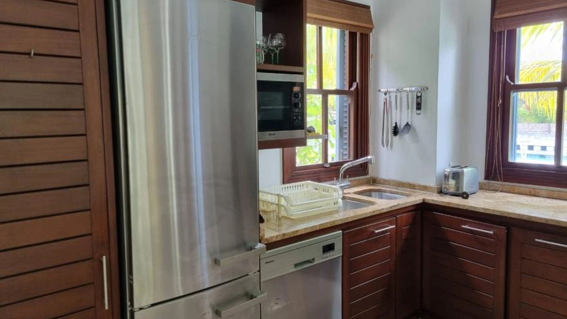 Apartment of 149 m2 on the sea coast of Eden Island