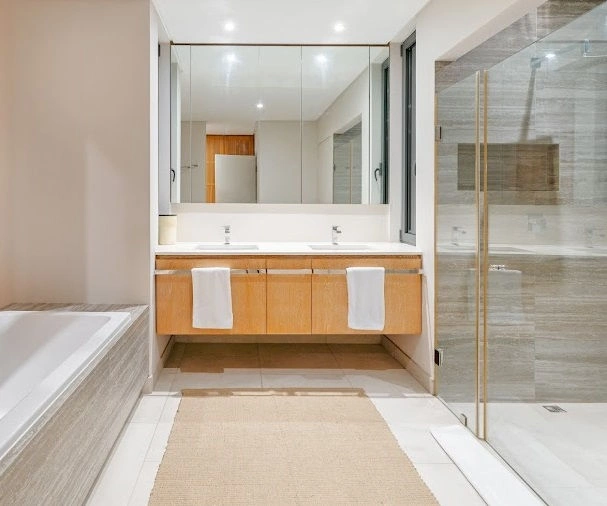 Spacious 320 m2 beachfront penthouse on Mahe Island