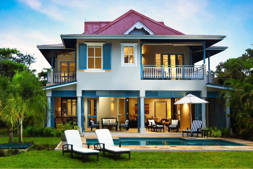 Villa 371 m2 with private mooring ring on Eden Island