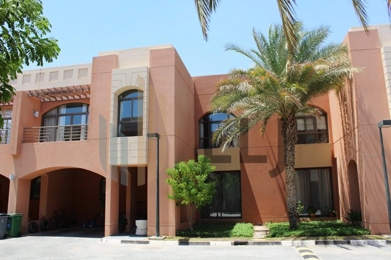 阿布扎比穆萨法地区附近宽敞的 5+1 别墅