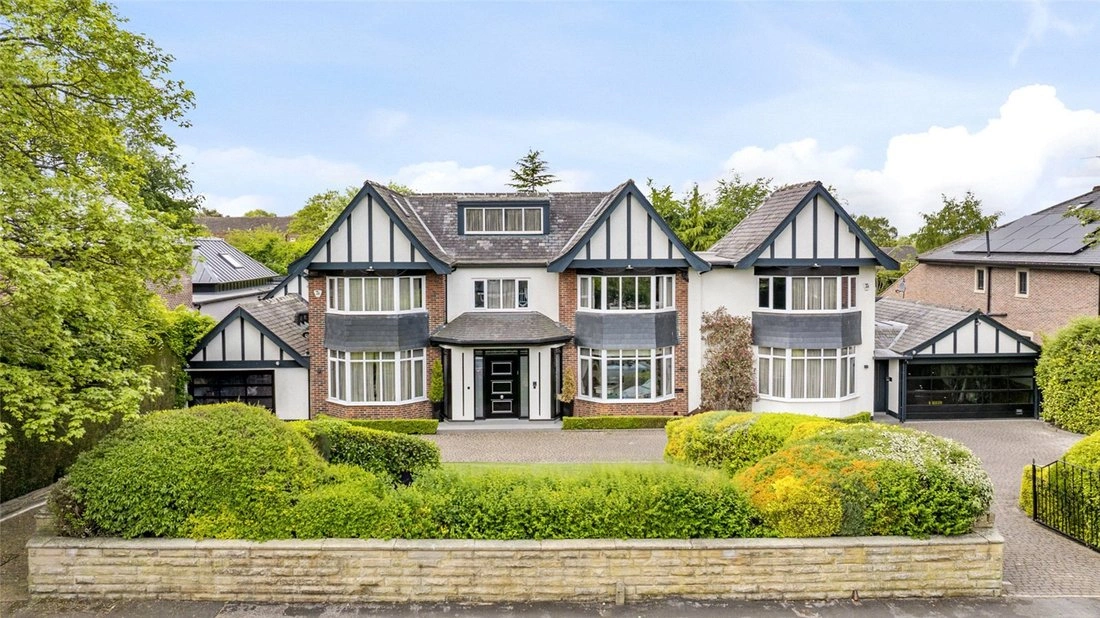 منزل واسع بمساحة 804 متر مربع مواجه للجنوب في ليدز، المملكة المتحدة