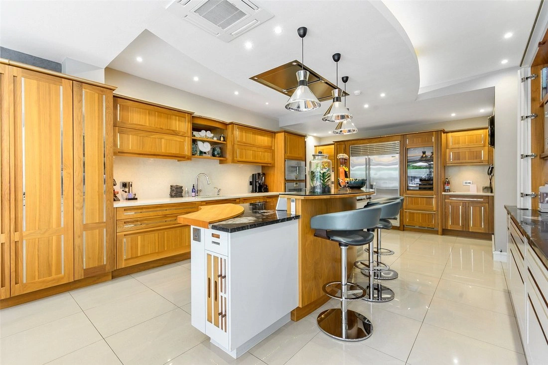 منزل واسع بمساحة 804 متر مربع مواجه للجنوب في ليدز، المملكة المتحدة