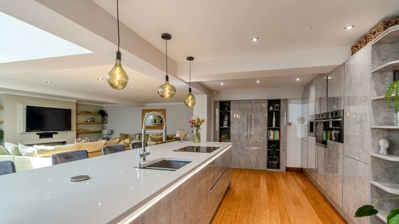 在英国谢菲尔德郊区的400平方米家庭住宅