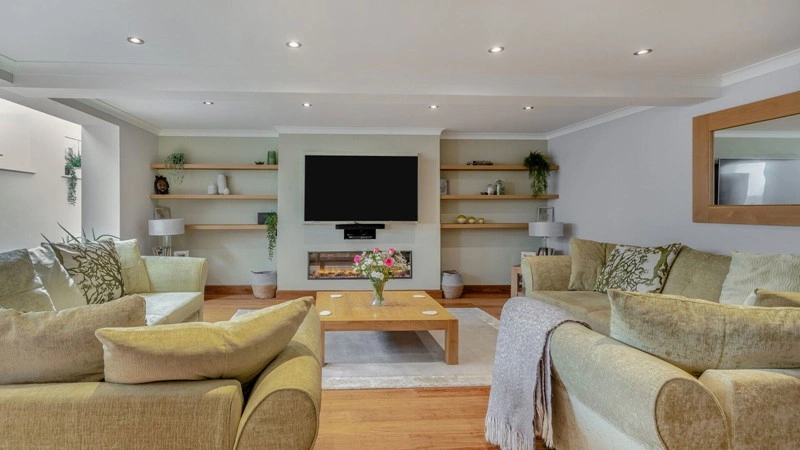 在英国谢菲尔德郊区的400平方米家庭住宅