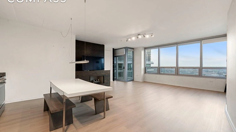 آپارتمان جادار 110 مترمربع در شیکاگو، ایالات متحده