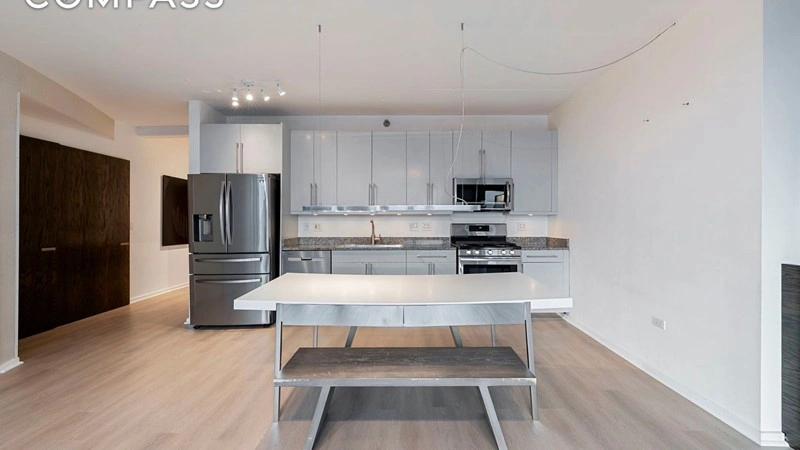 آپارتمان جادار 110 مترمربع در شیکاگو، ایالات متحده