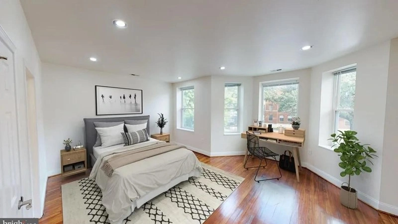 वॉशिंगटन, यूएसए में विशाल 4-बेडरूम अपार्टमेंट