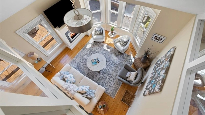 Boston, USA में प्रतिष्ठित 7‑बेडरूम अपार्टमेंट