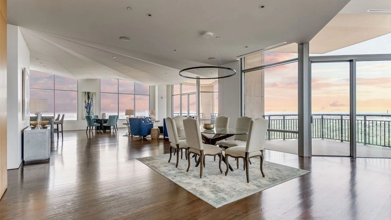 San Antonio, USA में प्रतिष्ठित 3‑बेडरूम अपार्टमेंट