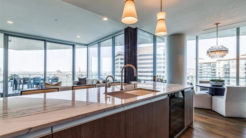 شقة فسيحة مكونة من 5 غرف نوم في دالاس، الولايات المتحدة