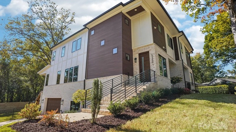 चार्लोट, यूएसए में 336 m2 का विशाल अपार्टमेंट