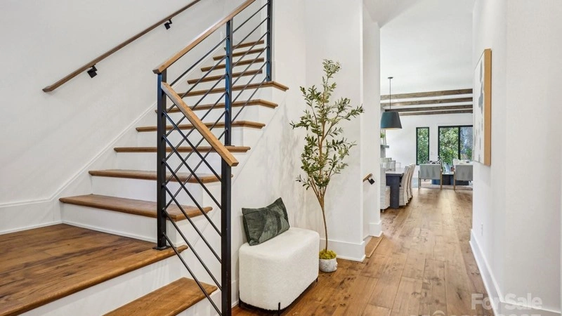 चार्लोट, यूएसए में 336 m2 का विशाल अपार्टमेंट