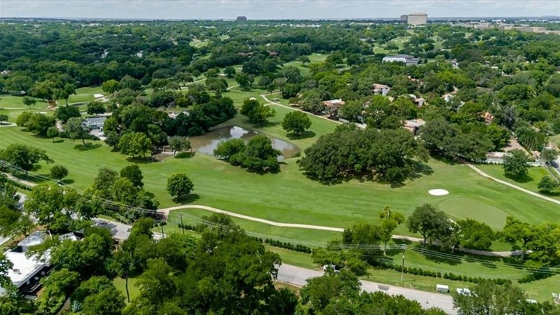 美国沃斯堡 291 m2 宽敞住宅