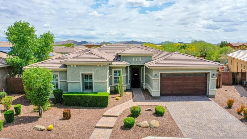 凤凰城现代四居住宅