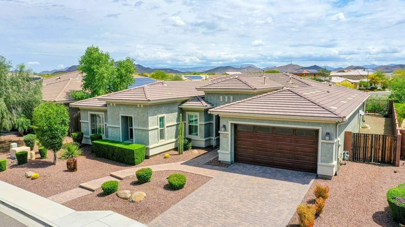 凤凰城现代四居住宅