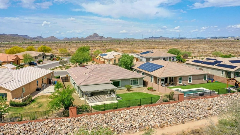 凤凰城现代四居住宅