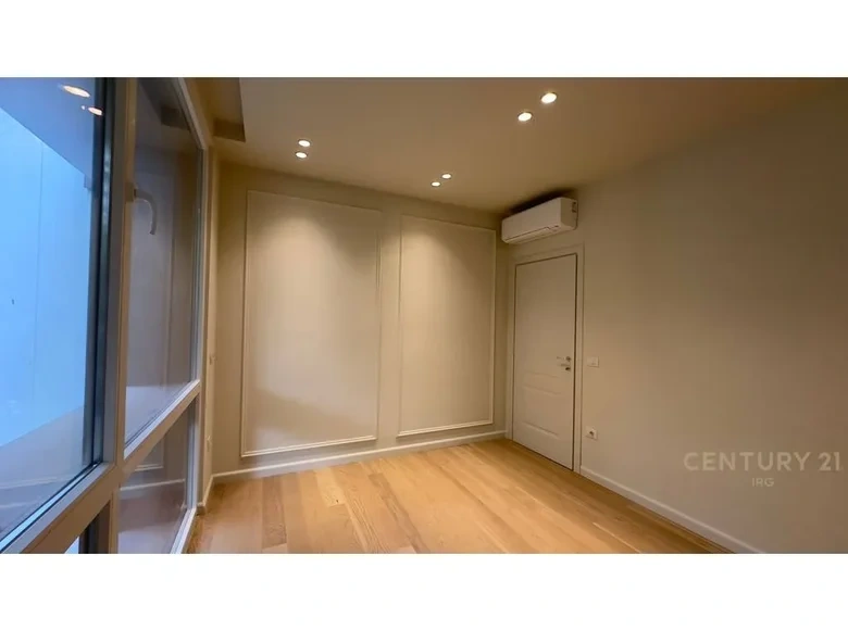 रोशन अपार्टमेंट, 127 m², तिराना, अल्बानिया