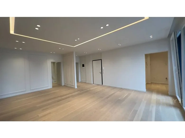 रोशन अपार्टमेंट, 127 m², तिराना, अल्बानिया