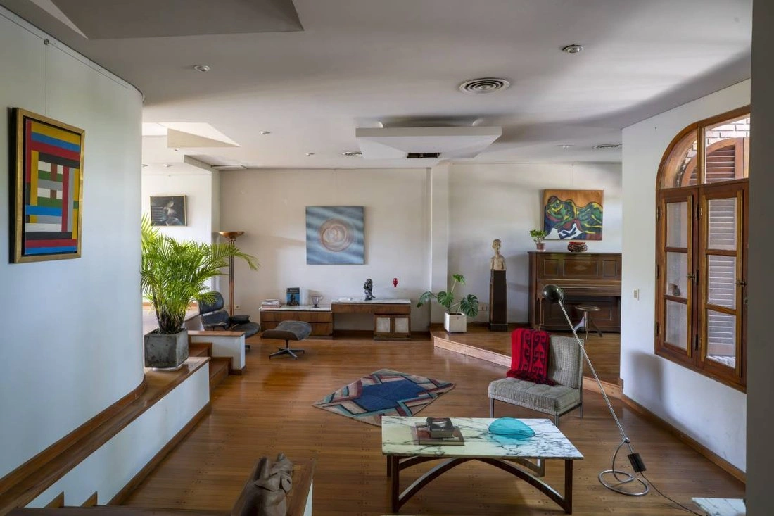 House 5+1 with walk in closet in Buenos Aires, Argentina