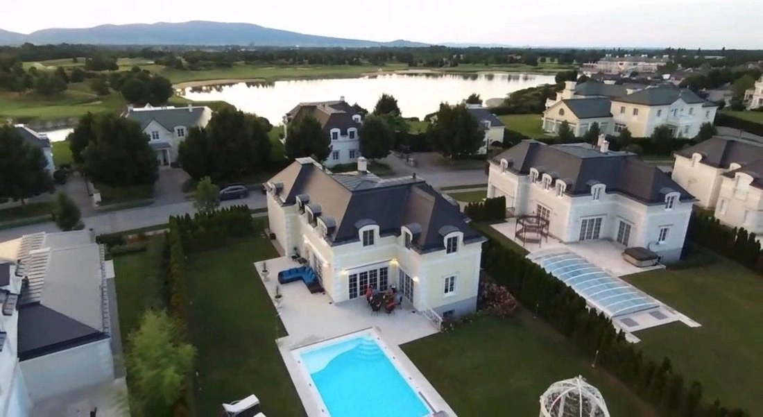 Villa 306 m2 in Lower Austria, Austria