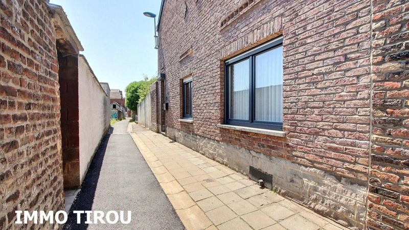 沙勒罗瓦 3+1 翻新住宅(比利时)