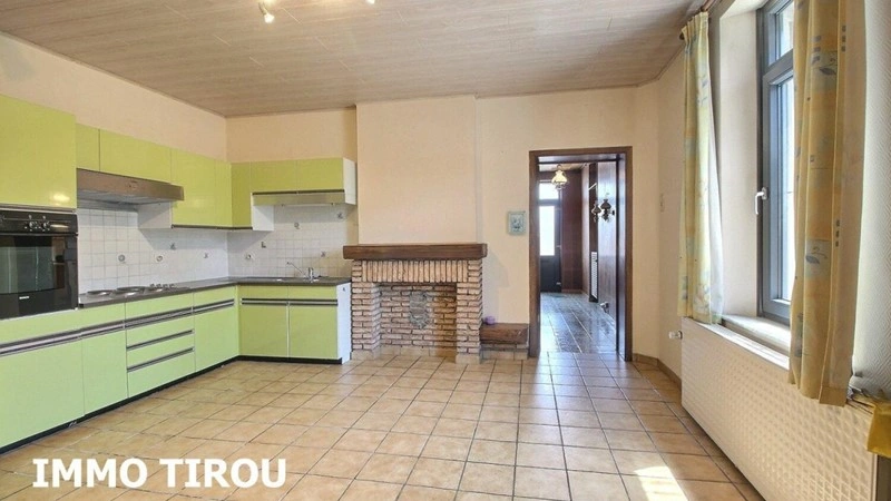 沙勒罗瓦 3+1 翻新住宅(比利时)