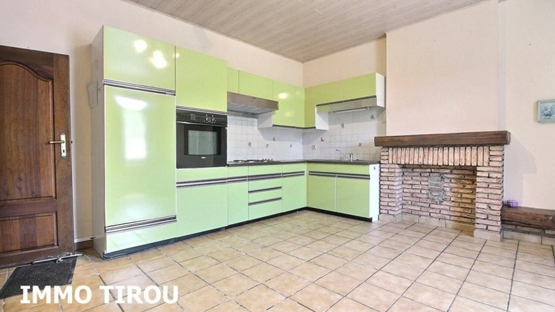 沙勒罗瓦 3+1 翻新住宅(比利时)