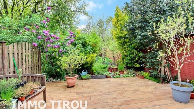 Family house 255 m2 in Charleroi, Belgium