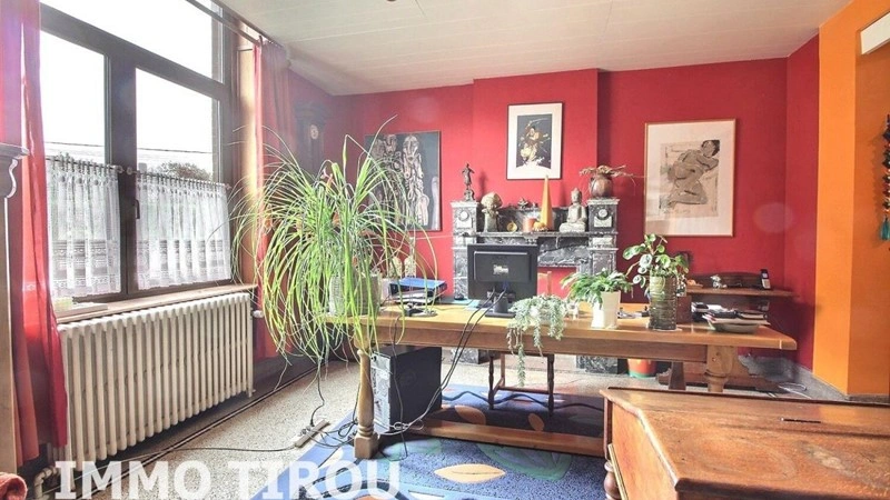 Family house 255 m2 in Charleroi, Belgium