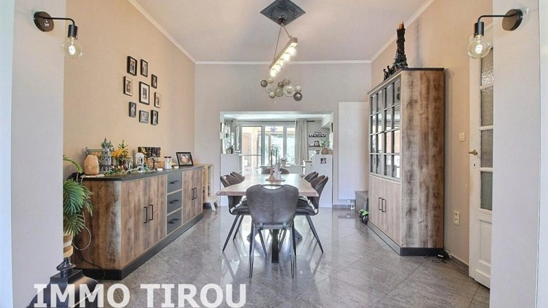 比利时沙勒罗瓦 5+1 舒适住宅