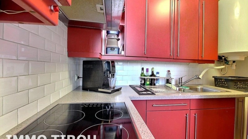 比利时沙勒罗瓦舒适两室一厅公寓