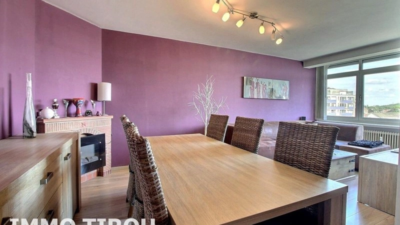 比利时沙勒罗瓦舒适两室一厅公寓