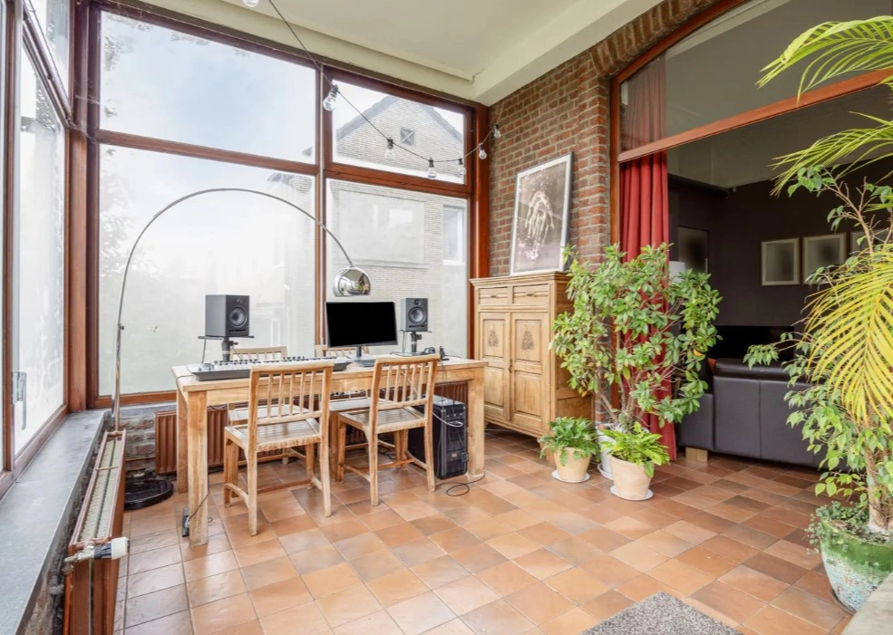 Spacious house 275 m2 in Liège, Belgium