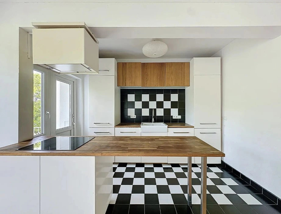 Beautiful apartment 85 m2 with 1 bathroom in Liège, Belgium