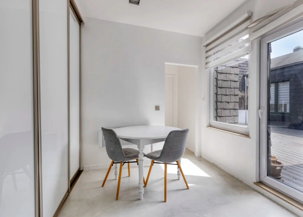 ベルギー・リエージュの居心地の良い3+1ペントハウス