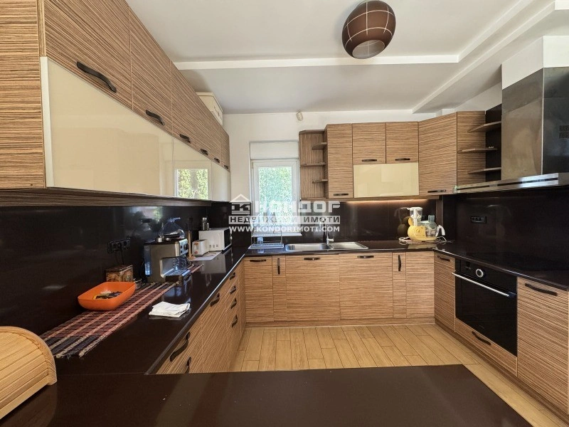 منزل مريح مكون من 4 غرف نوم في بلوفديف، بلغاريا