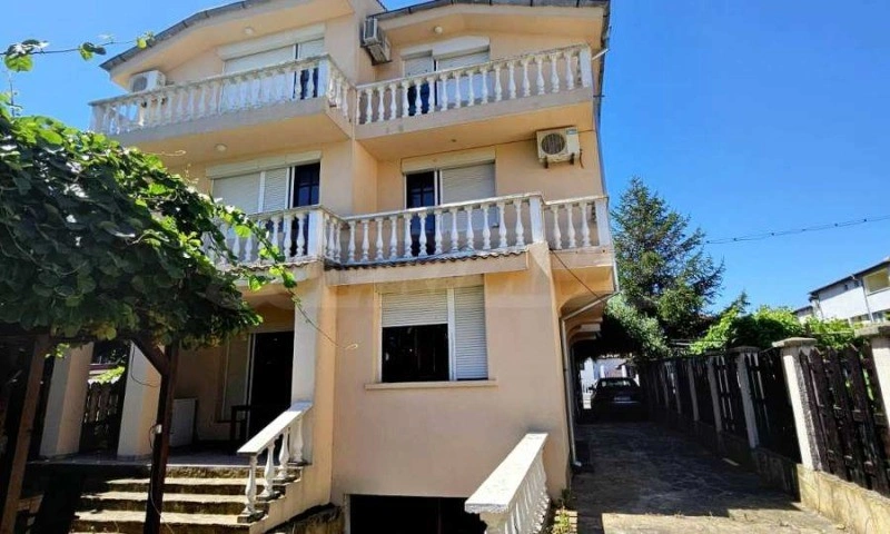 Spacious villa 273 m2 in Burgas, Bulgaria