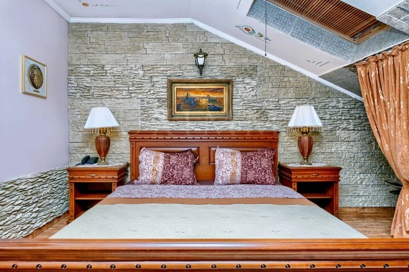 Spacious house 1120 m2 in Plovdiv, Bulgaria