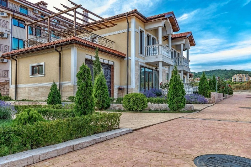 Spacious villa 282 m2 in Burgas, Bulgaria