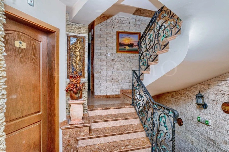 Spacious house 1120 m2 in Plovdiv, Bulgaria