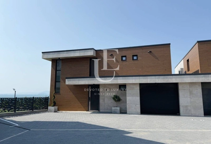 Luxury house 353 m2 in Burgas, Bulgaria