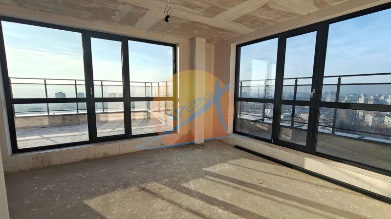 Spacious apartment 210 m2 in Burgas, Bulgaria
