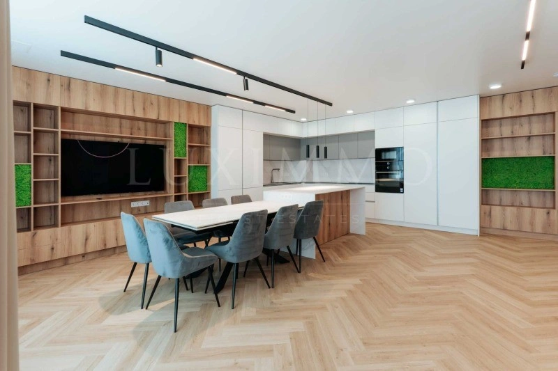 Современная 4‑комнатная квартира в Бургасе, Болгария