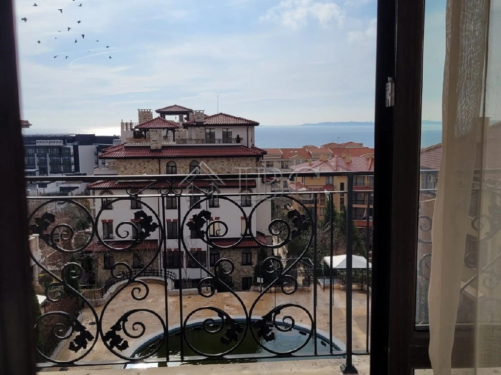 شقة فسيحة مكونة من 4 غرف نوم في سفيتي فلاس، بلغاريا