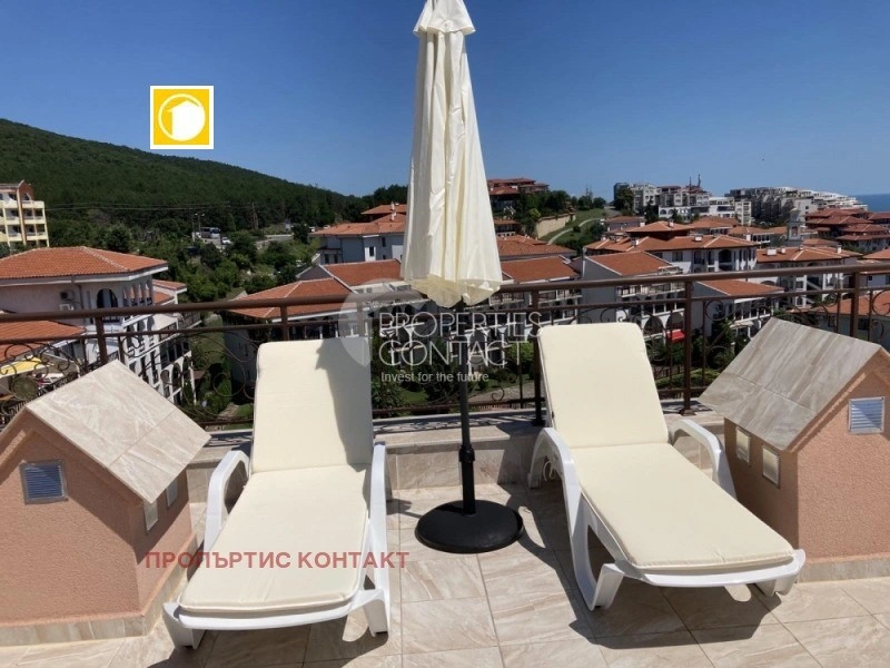 Bright penthouse 380 m2 in Sveti Vlas, Bulgaria