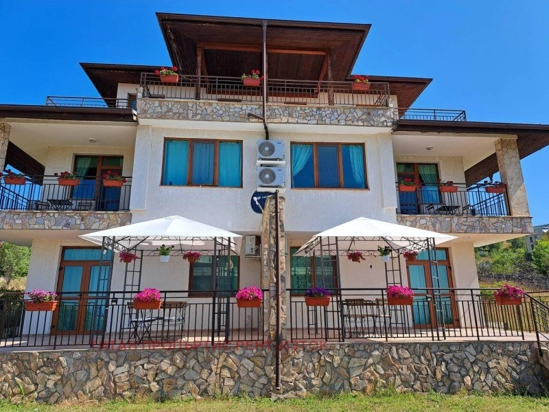 Spacious house 320 m2 in Sveti Vlas, Bulgaria