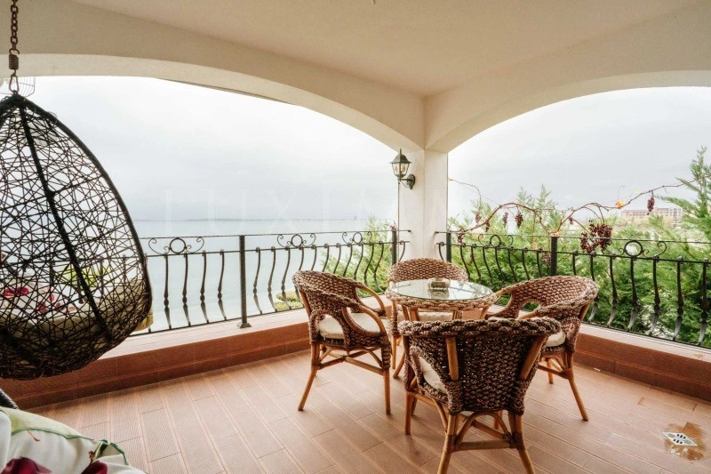 Prestigious apartment 253 m2 in Sveti Vlas, Bulgaria